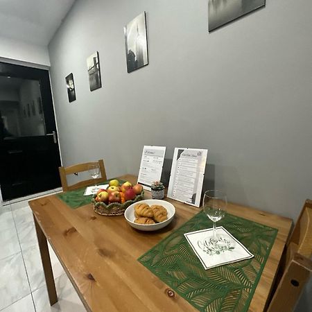 2 Bedroom Flat With Hot Tub 카디프 외부 사진
